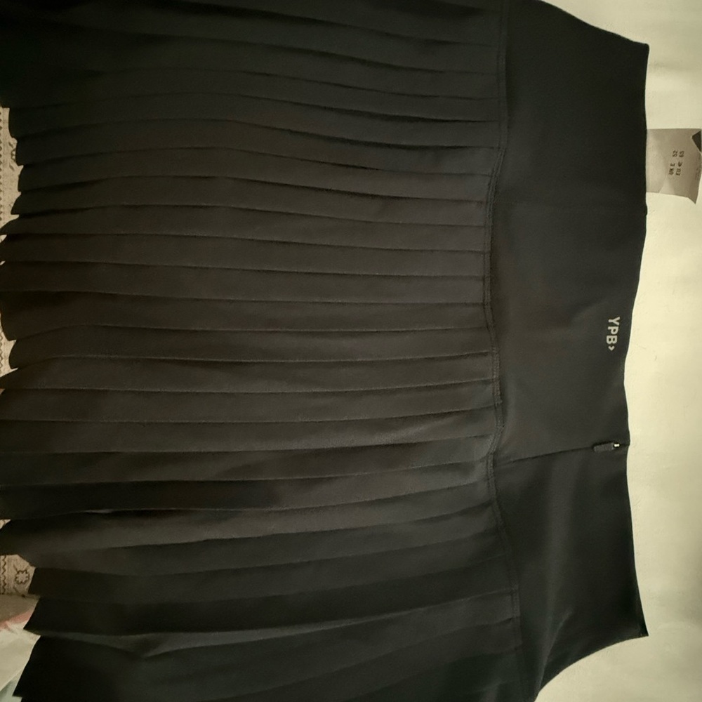 Black Pleated Women's Skirt YBP ABERCROMBIE NWT SIZE LARGE